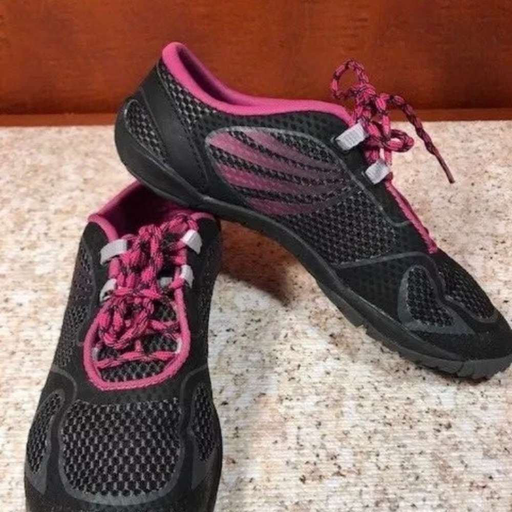 Merrill Pace Glove Barefoot athletic shoes
